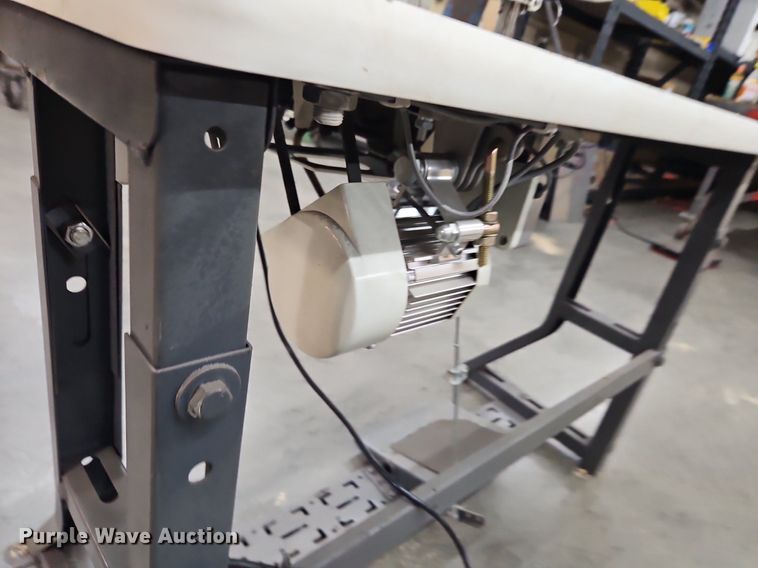 image for item DR8576 PFAFF industrial sewing machine with table