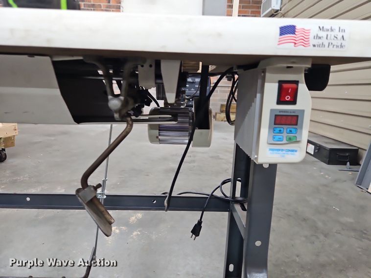 image for item DR8576 PFAFF industrial sewing machine with table
