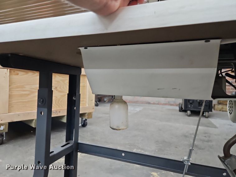 image for item DR8576 PFAFF industrial sewing machine with table