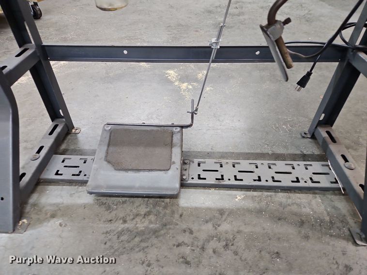 image for item DR8576 PFAFF industrial sewing machine with table