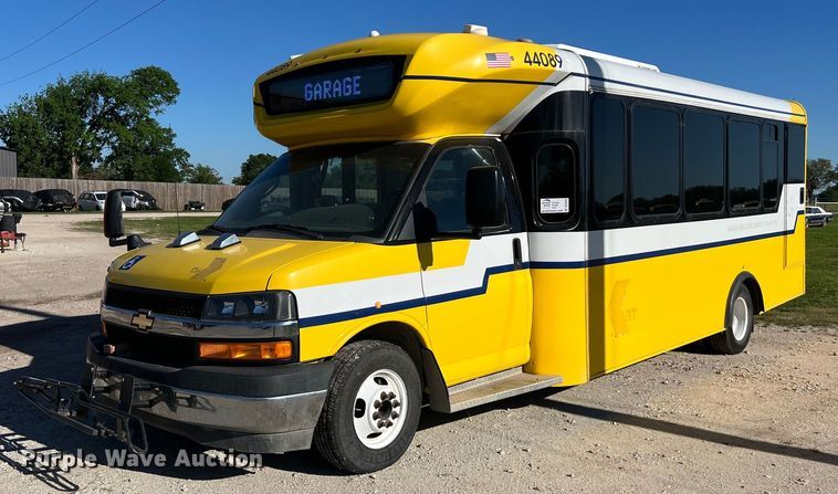 image for item DS2940 2017 Chevrolet  Express shuttle bus