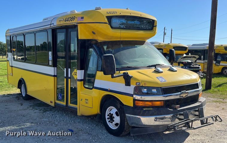 image for item DS2940 2017 Chevrolet  Express shuttle bus