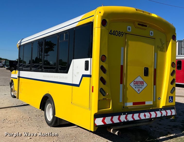 image for item DS2940 2017 Chevrolet  Express shuttle bus