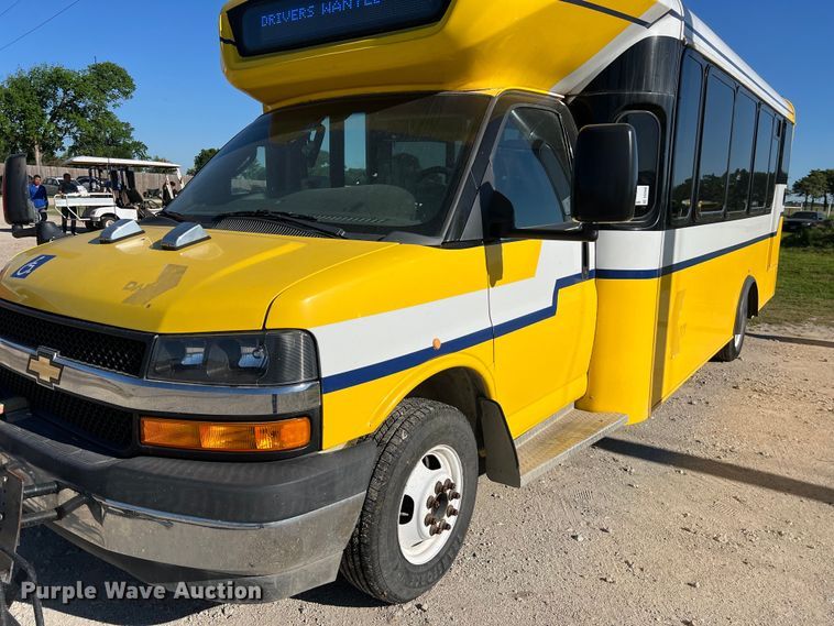 image for item DS2940 2017 Chevrolet  Express shuttle bus
