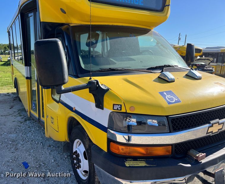 image for item DS2940 2017 Chevrolet  Express shuttle bus