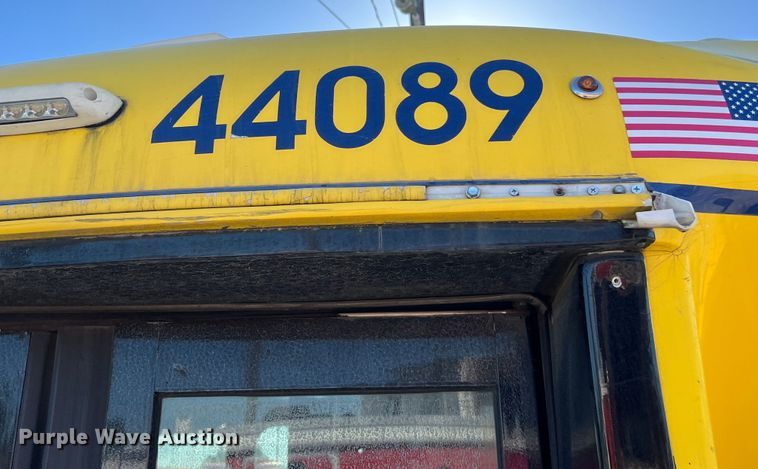 image for item DS2940 2017 Chevrolet  Express shuttle bus