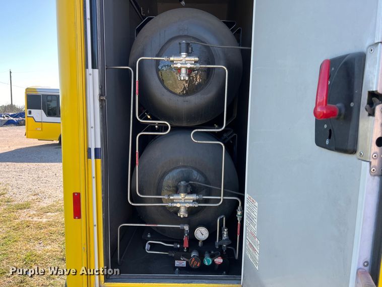 image for item DS2940 2017 Chevrolet  Express shuttle bus