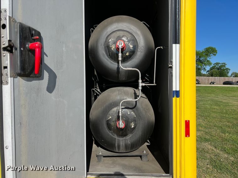 image for item DS2940 2017 Chevrolet  Express shuttle bus