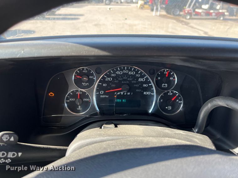 image for item DS2940 2017 Chevrolet  Express shuttle bus