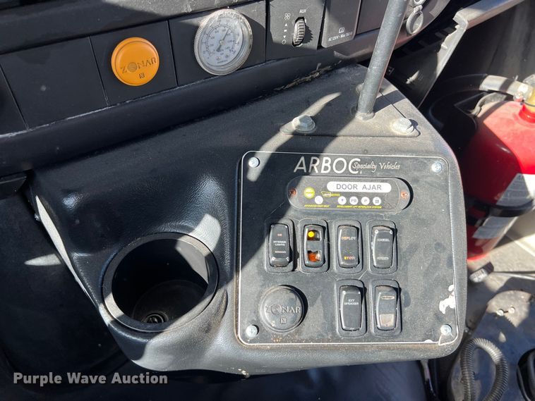 image for item DS2940 2017 Chevrolet  Express shuttle bus