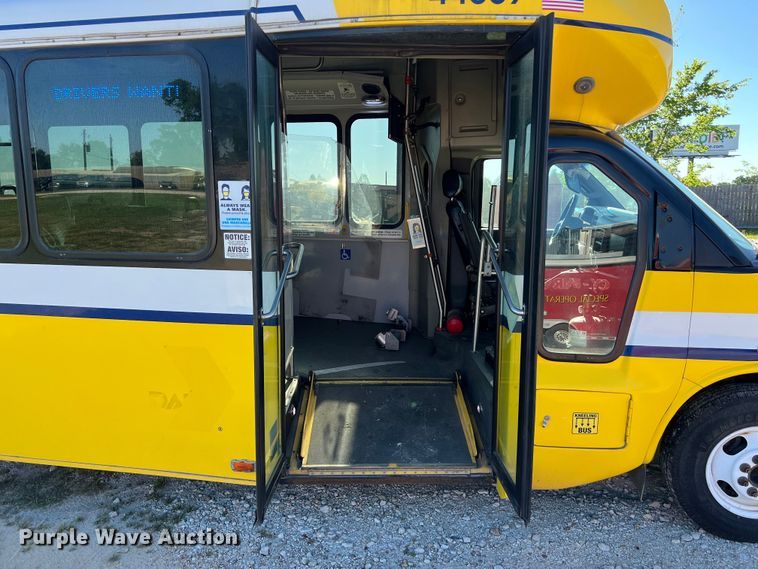 image for item DS2940 2017 Chevrolet  Express shuttle bus