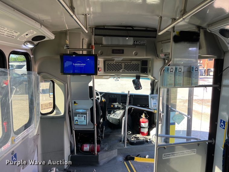 image for item DS2940 2017 Chevrolet  Express shuttle bus