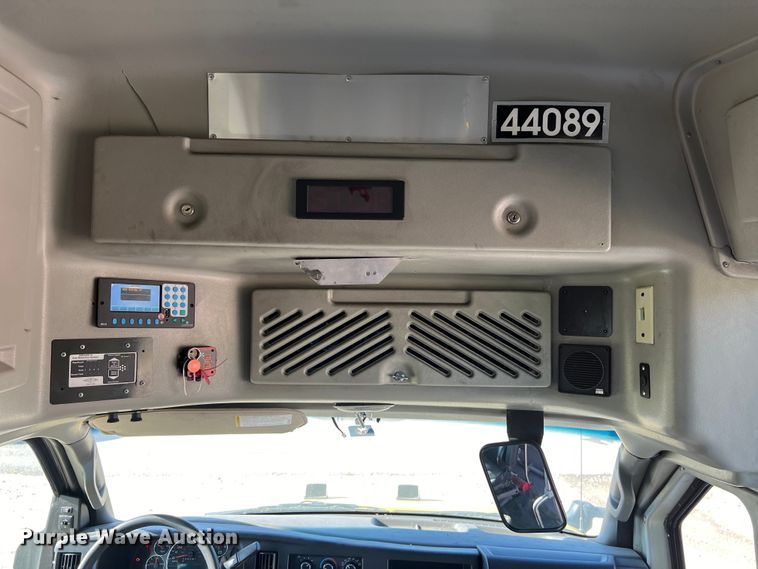 image for item DS2940 2017 Chevrolet  Express shuttle bus