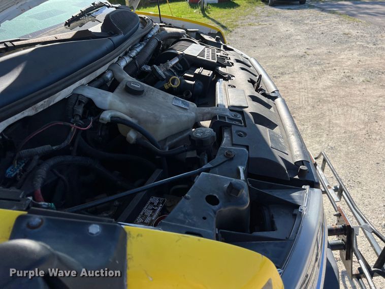 image for item DS2940 2017 Chevrolet  Express shuttle bus