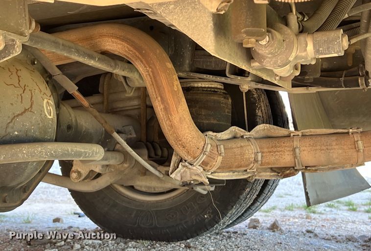 image for item DS2940 2017 Chevrolet  Express shuttle bus