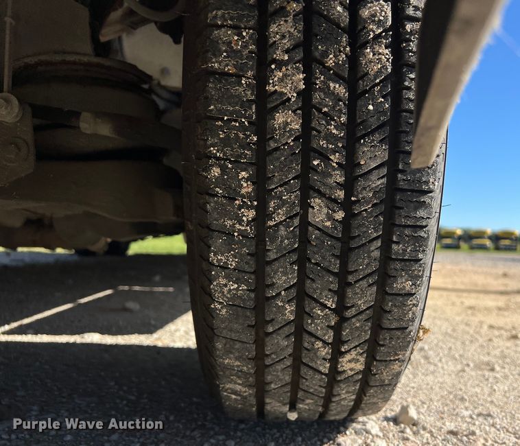 image for item DS2940 2017 Chevrolet  Express shuttle bus