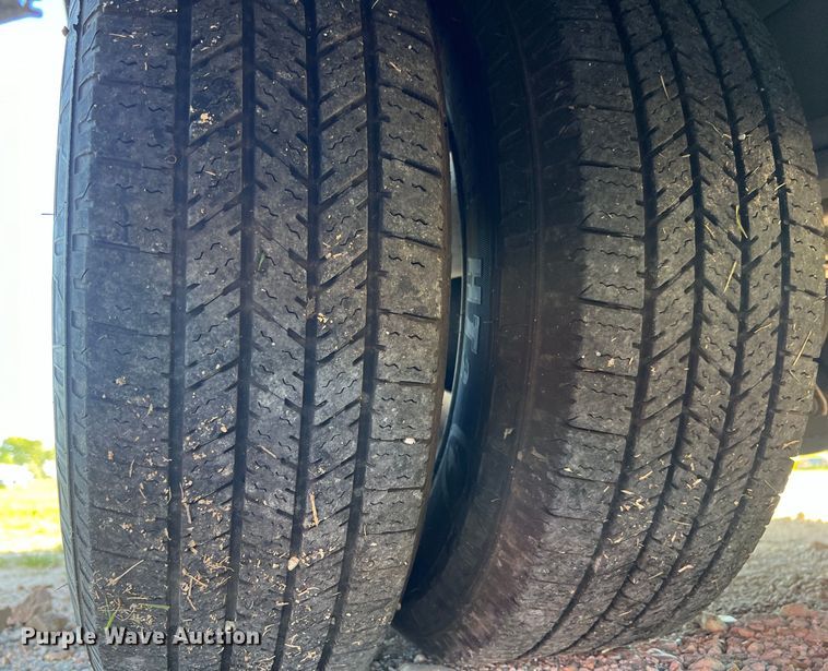 image for item DS2940 2017 Chevrolet  Express shuttle bus