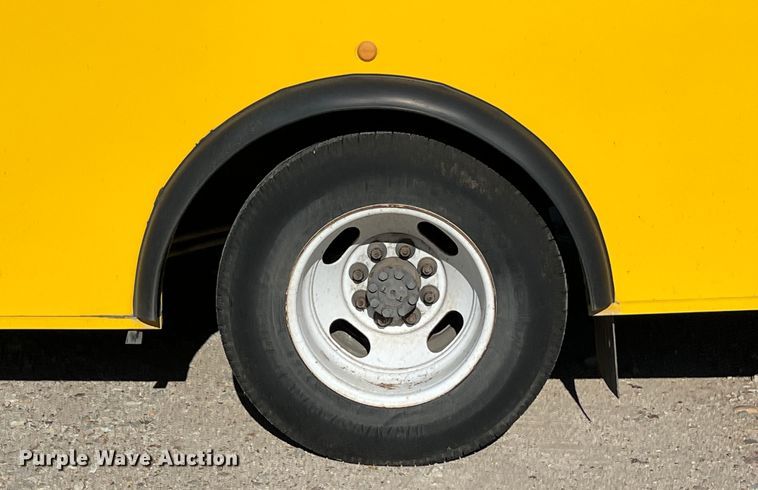 image for item DS2940 2017 Chevrolet  Express shuttle bus