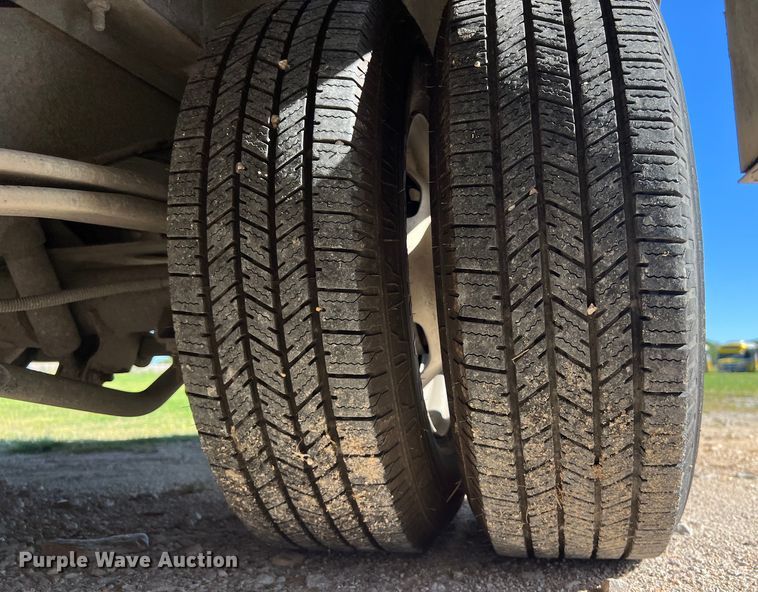 image for item DS2940 2017 Chevrolet  Express shuttle bus