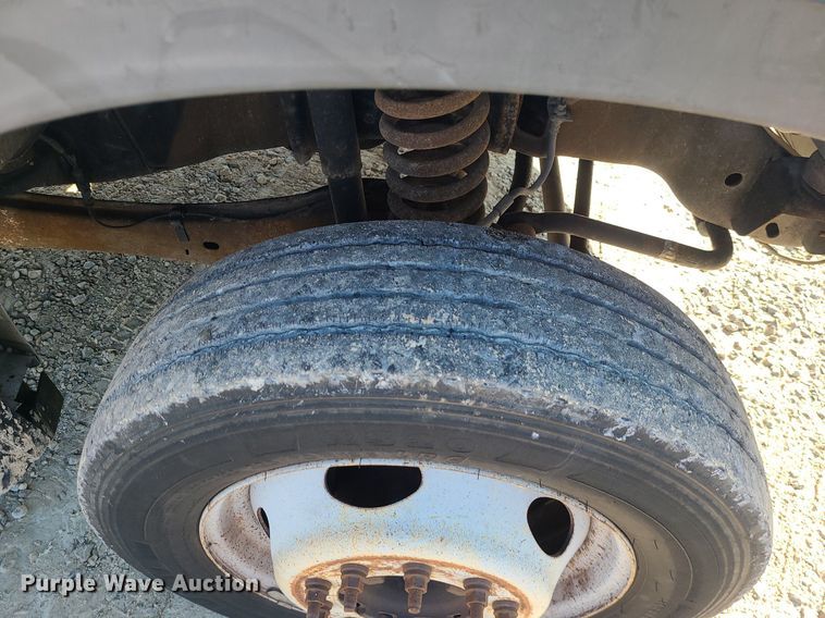 image for item DS7331 2008 Ford F550 Super Duty XL flatbed truck