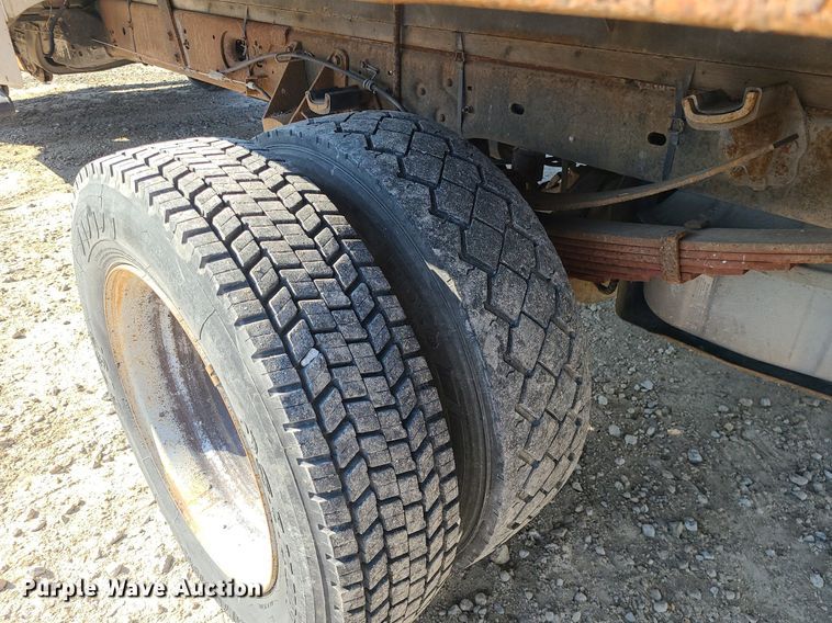 image for item DS7331 2008 Ford F550 Super Duty XL flatbed truck