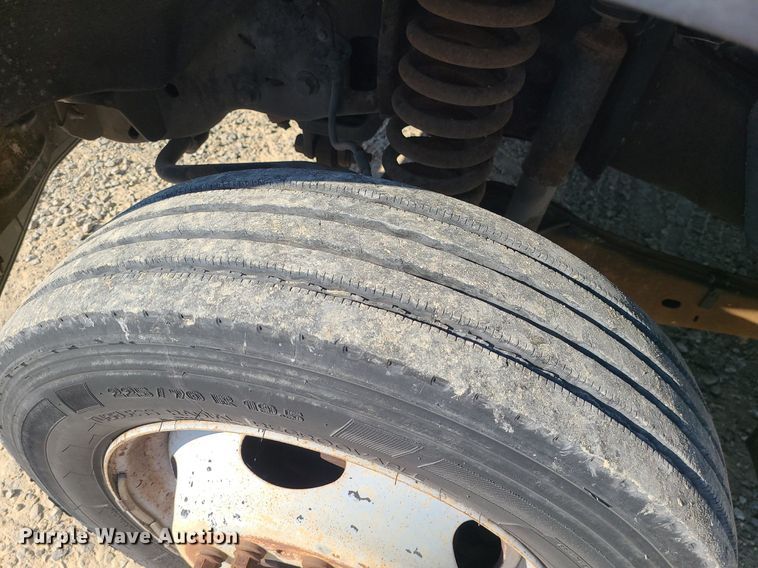 image for item DS7331 2008 Ford F550 Super Duty XL flatbed truck