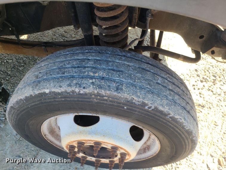 image for item DS7331 2008 Ford F550 Super Duty XL flatbed truck
