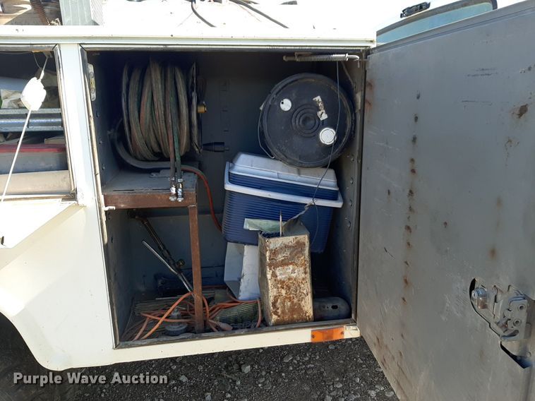 image for item DV9945 1997 Ford F450 Super Duty utility / service truck