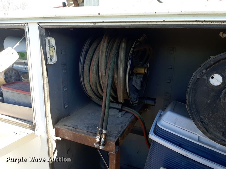 image for item DV9945 1997 Ford F450 Super Duty utility / service truck