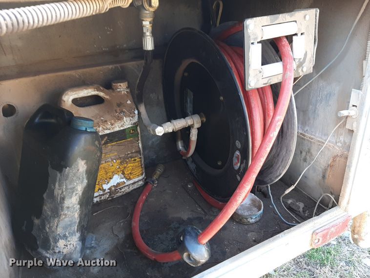 image for item DV9945 1997 Ford F450 Super Duty utility / service truck