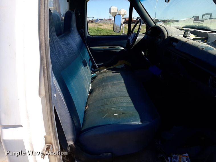 image for item DV9945 1997 Ford F450 Super Duty utility / service truck