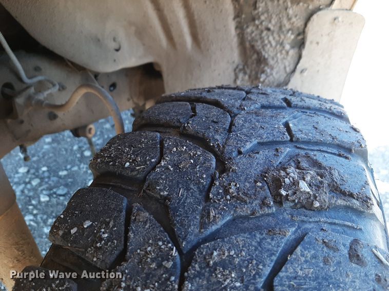 image for item DV9945 1997 Ford F450 Super Duty utility / service truck