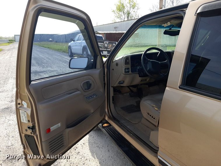 image for item DV9964 1999 GMC Yukon SLT SUV