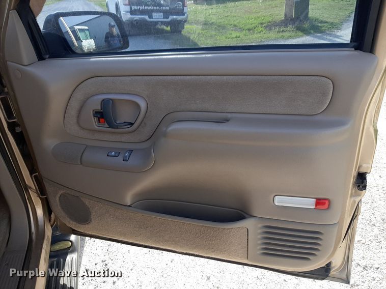 image for item DV9964 1999 GMC Yukon SLT SUV