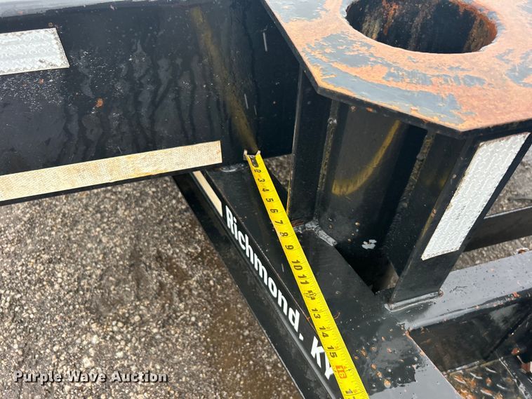 image for item EG1282 2006 Towmaster  equipment trailer