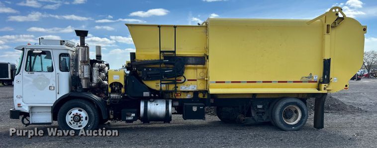 image for item EG1369 2016 Autocar  ACX Xpeditor refuse truck