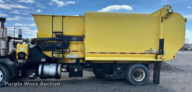 image for item EG1369 2016 Autocar  ACX Xpeditor refuse truck