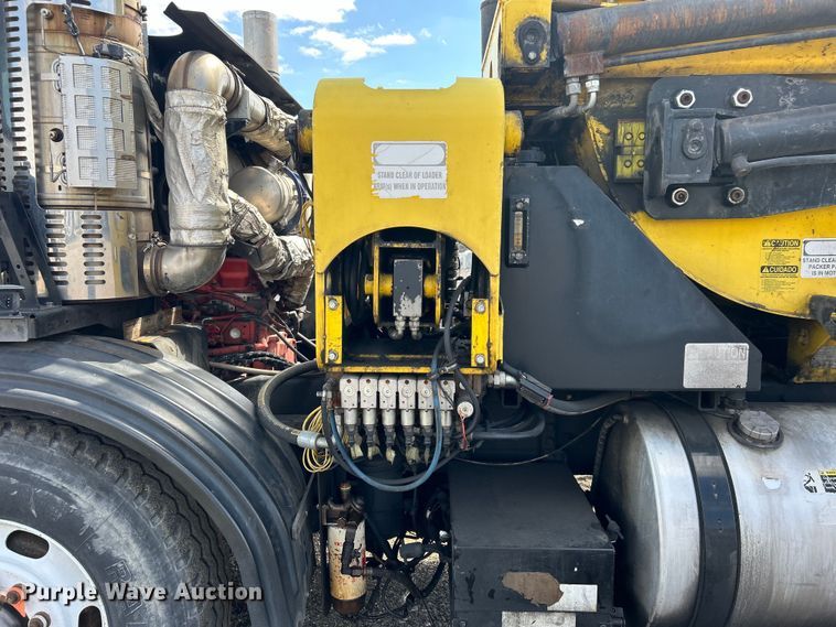 image for item EG1369 2016 Autocar  ACX Xpeditor refuse truck