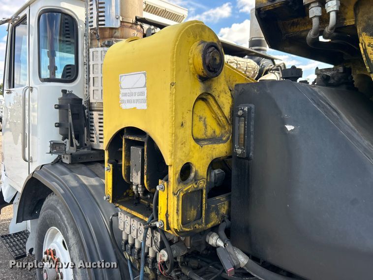 image for item EG1369 2016 Autocar  ACX Xpeditor refuse truck