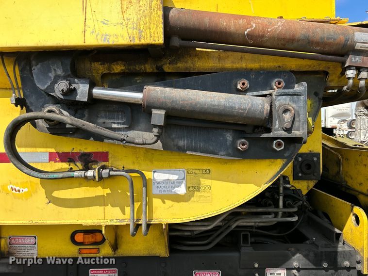 image for item EG1369 2016 Autocar  ACX Xpeditor refuse truck