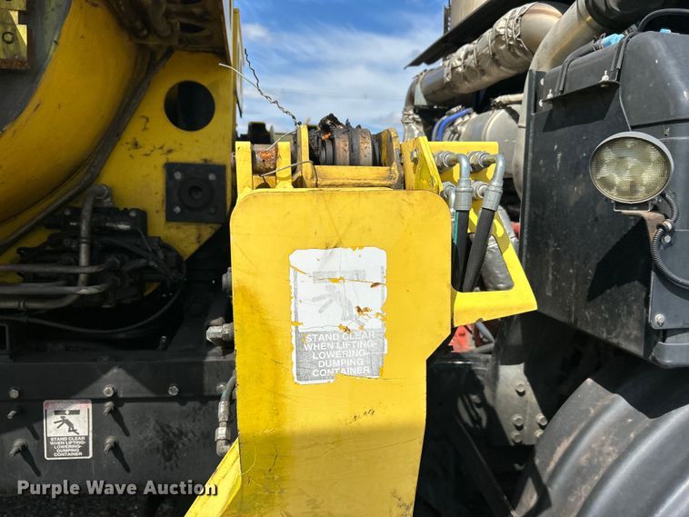 image for item EG1369 2016 Autocar  ACX Xpeditor refuse truck