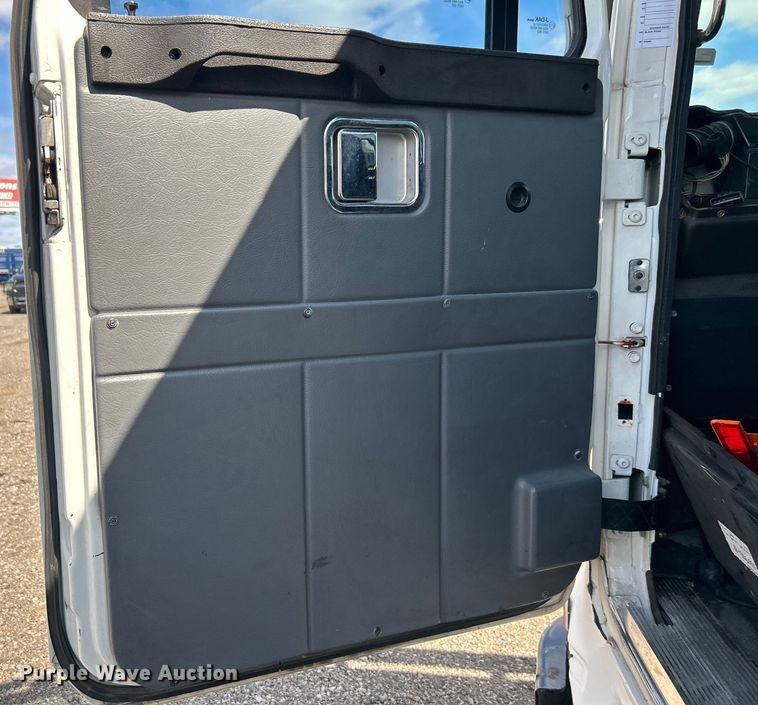 image for item EG1369 2016 Autocar  ACX Xpeditor refuse truck