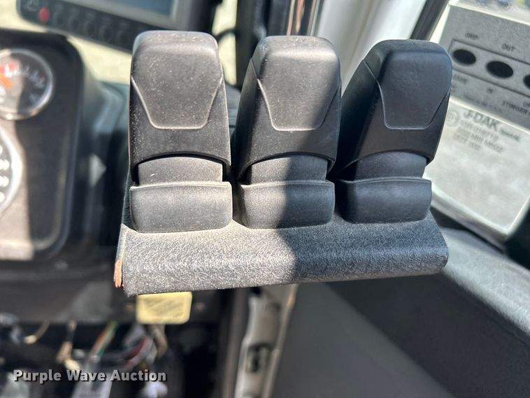 image for item EG1369 2016 Autocar  ACX Xpeditor refuse truck