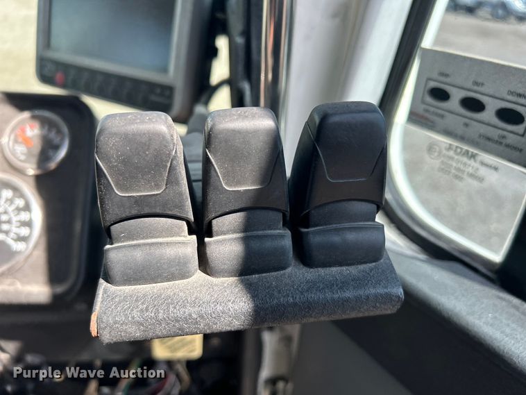 image for item EG1369 2016 Autocar  ACX Xpeditor refuse truck