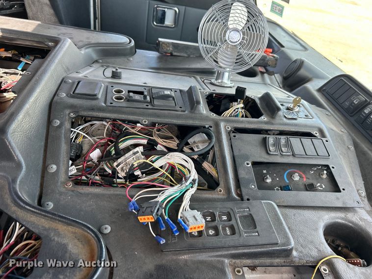 image for item EG1369 2016 Autocar  ACX Xpeditor refuse truck