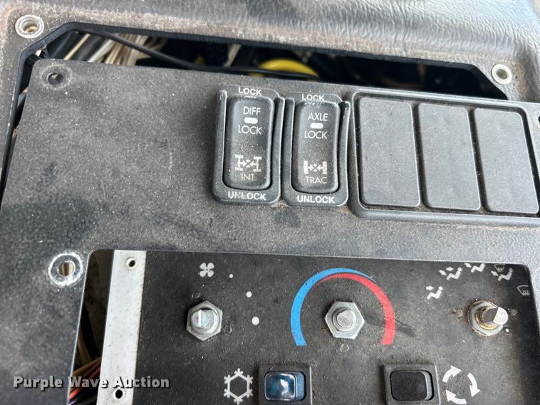 image for item EG1369 2016 Autocar  ACX Xpeditor refuse truck