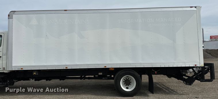image for item EG1376 2013 Hino 338 box truck