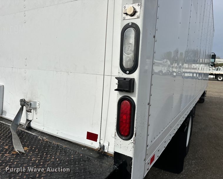 image for item EG1376 2013 Hino 338 box truck