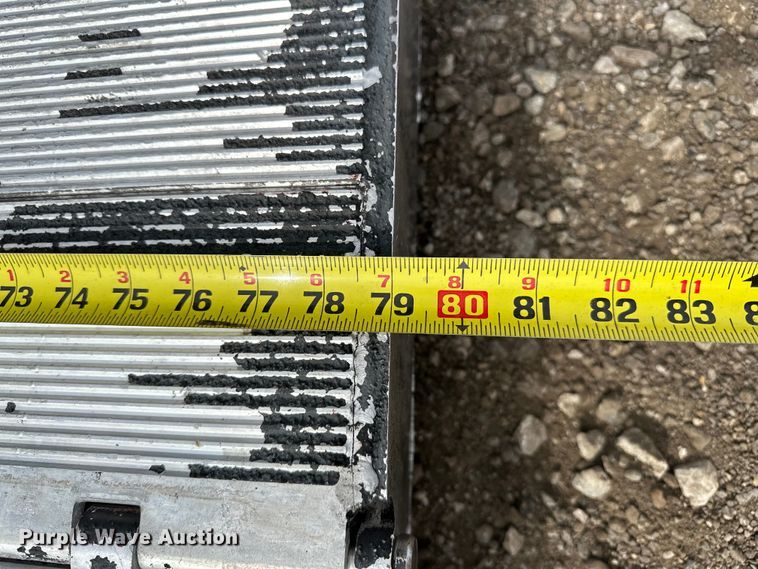 image for item EG1376 2013 Hino 338 box truck