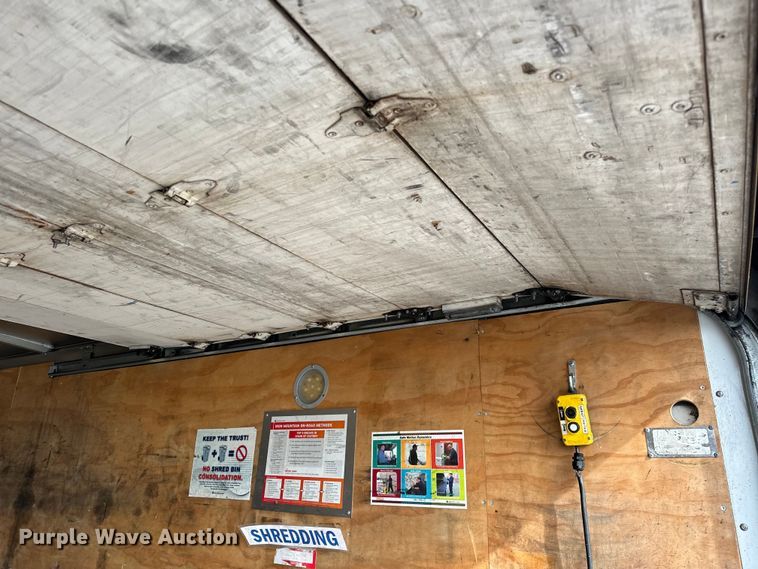 image for item EG1376 2013 Hino 338 box truck